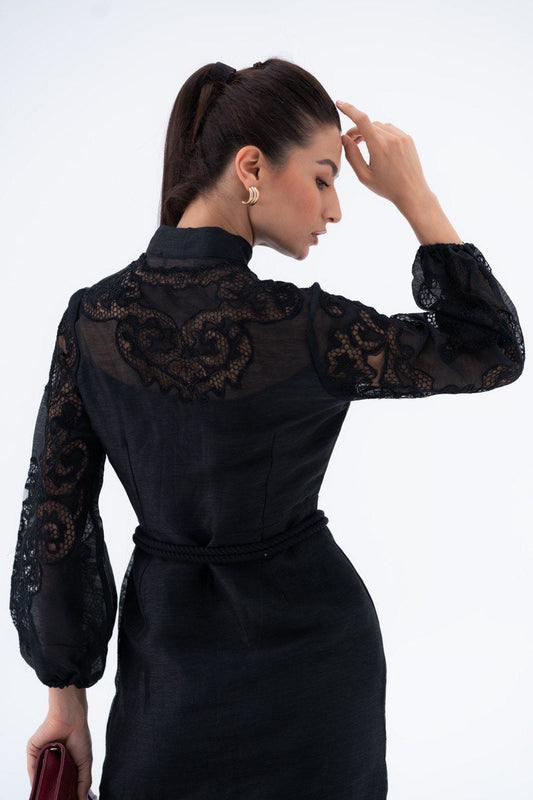 Chic lace dress
